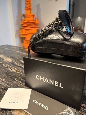CHANEL Black Camellia-Embellished Sunglasses